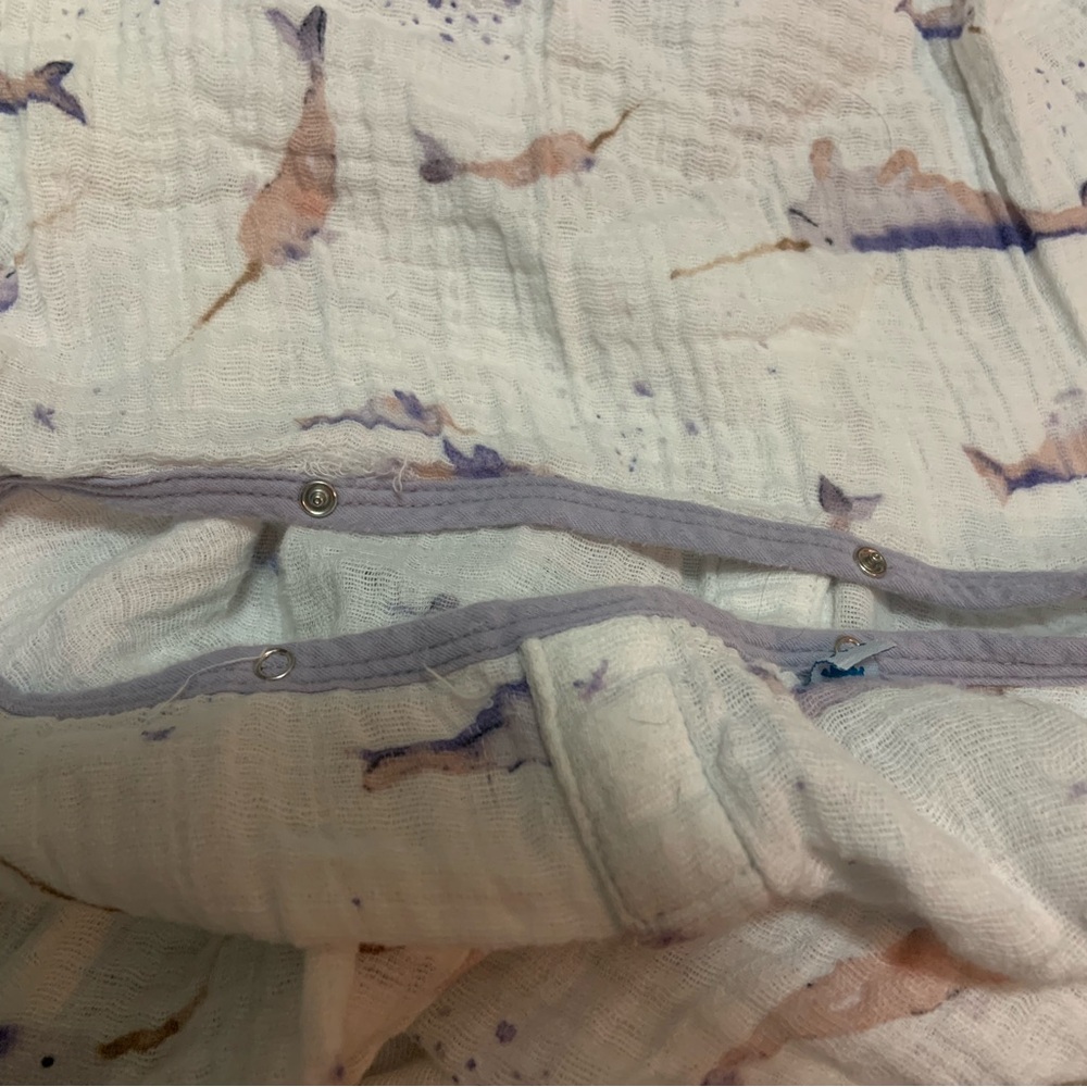 Narwhal Muslin car seat cover - Picture 7 of 9